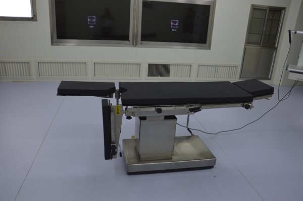OT008 Electric Medical Traction Operating Table 