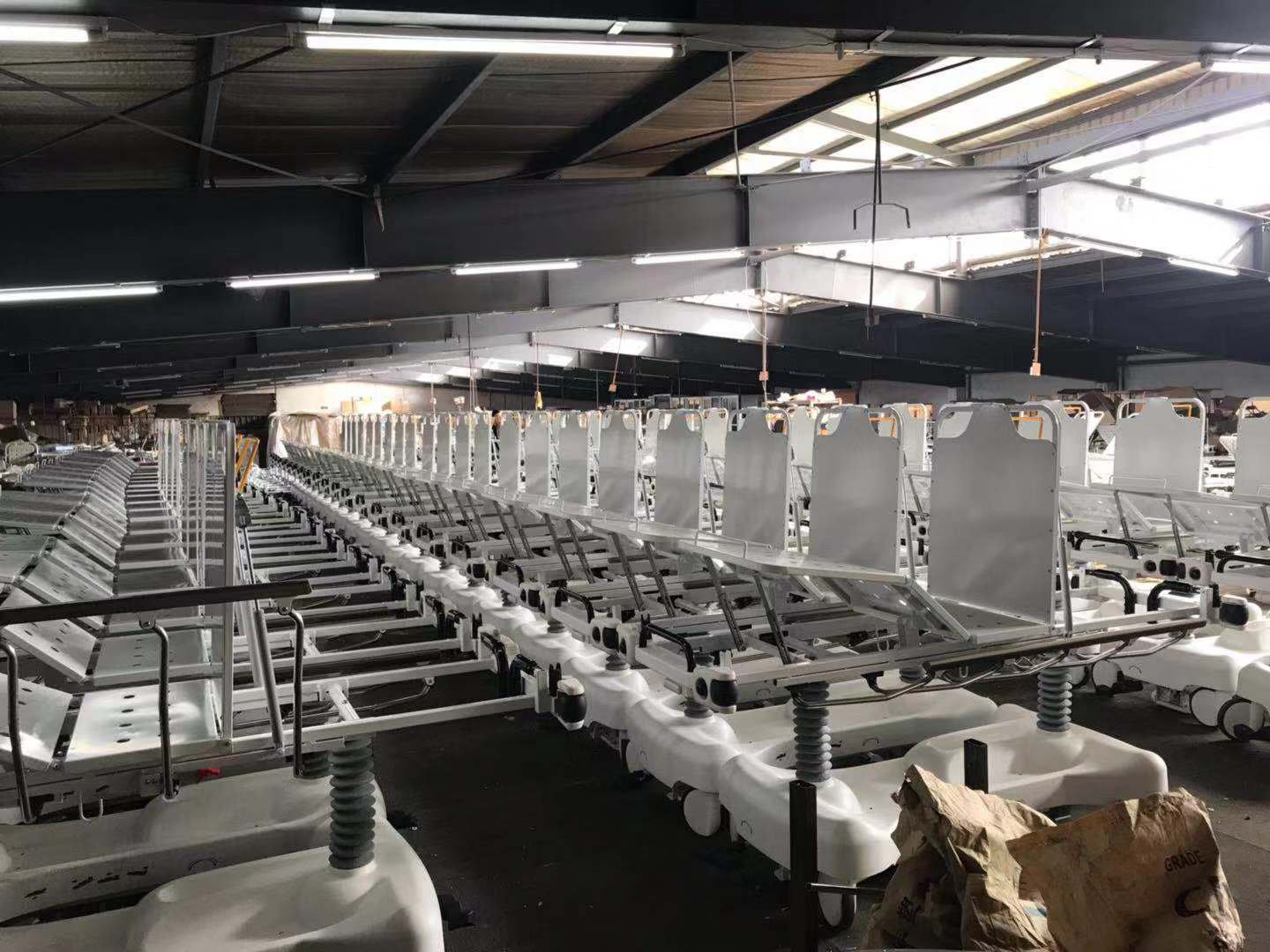 Zhangjiagang Annecy machinery was awarded the big tender of Hydraulic Stretcher trolley